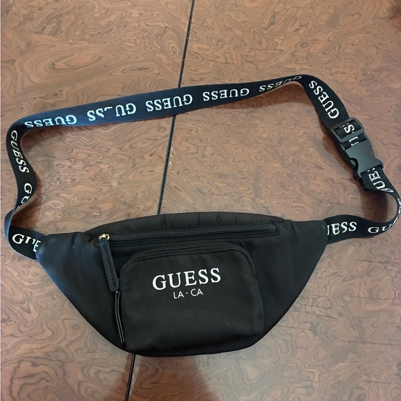 Guess Fanny pack - Picture 1 of 3